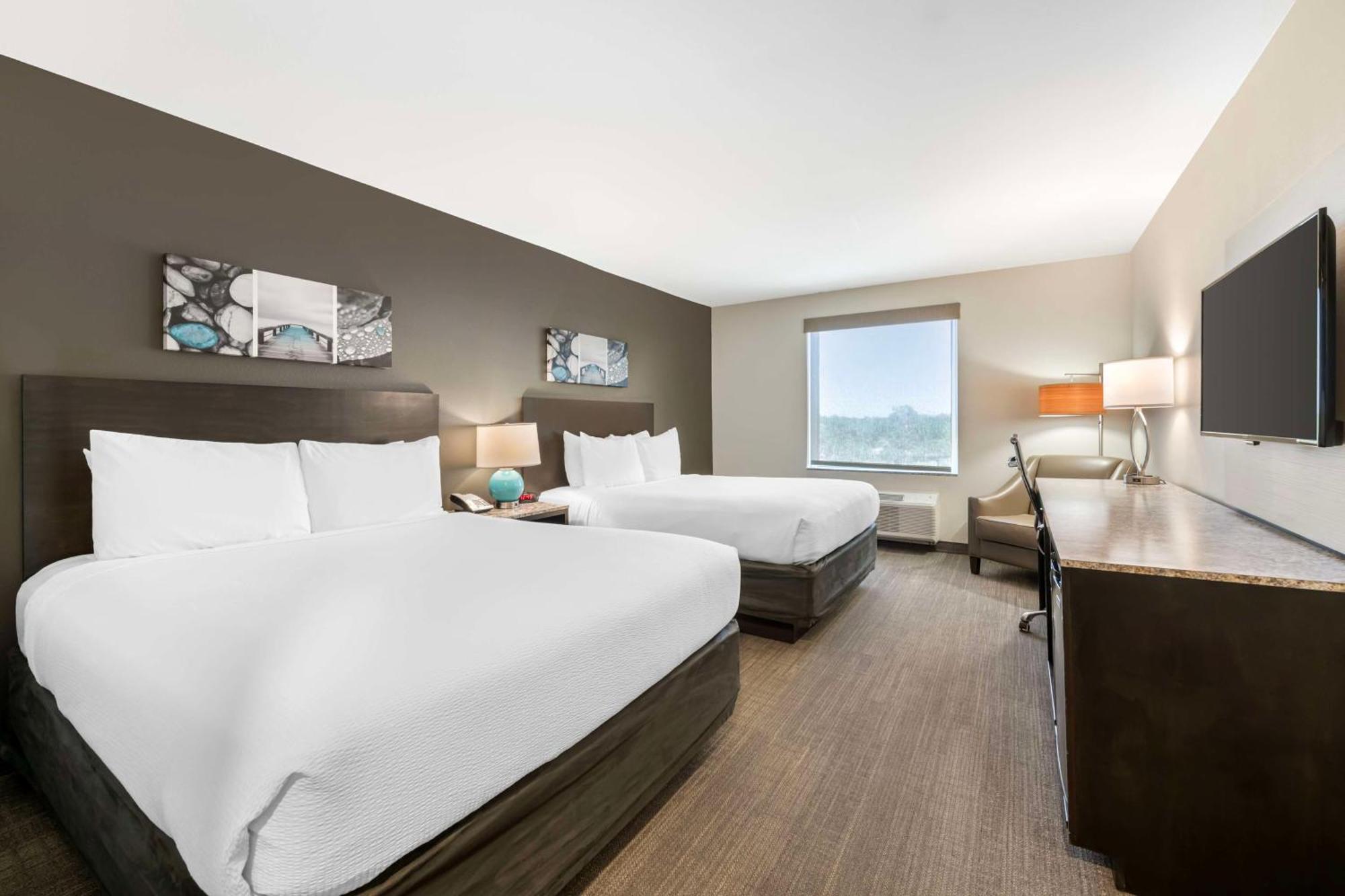 Hotel Magnolia Pointe; Bw Signature Collection Fruitville