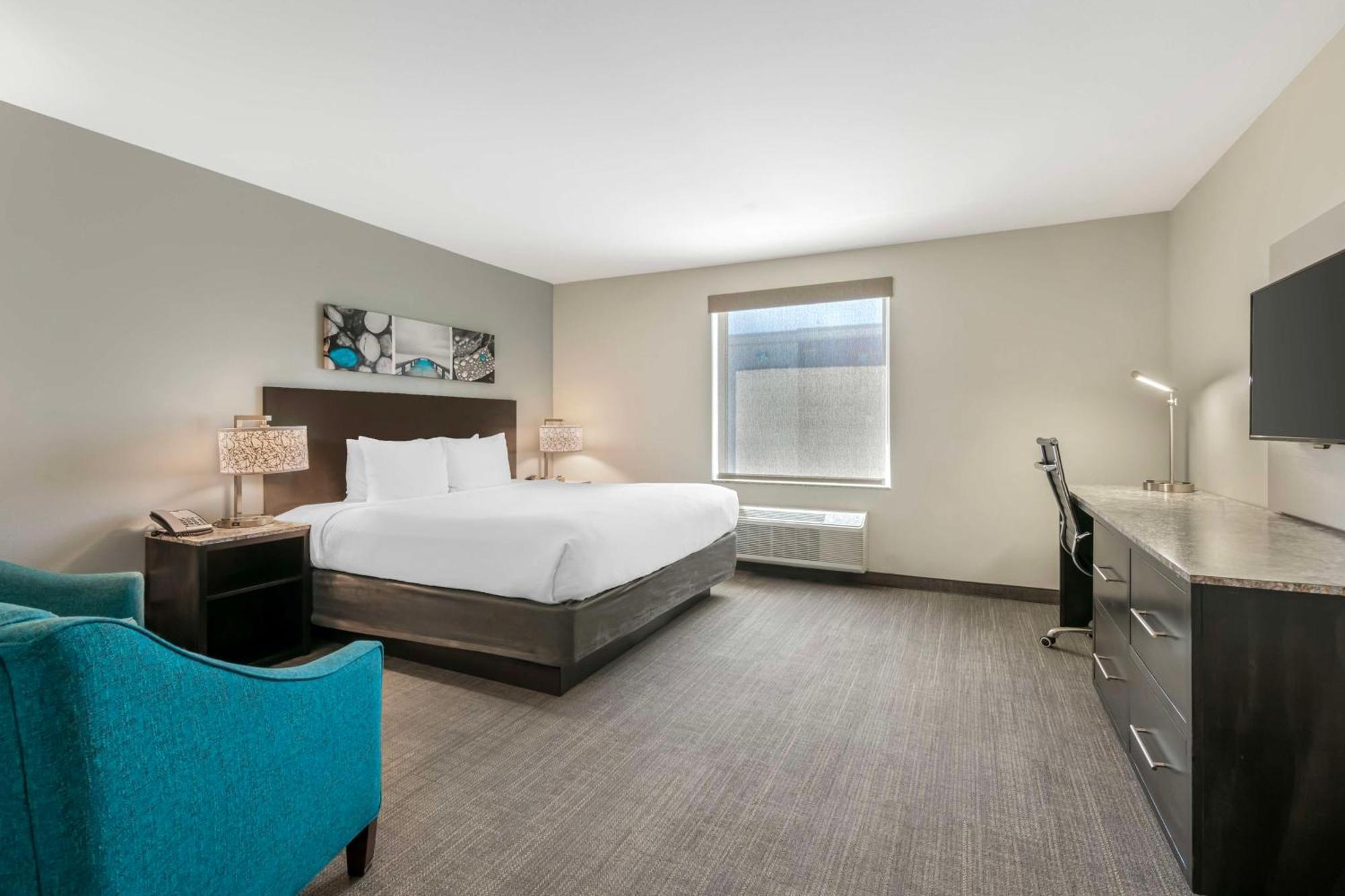 Magnolia Pointe; Bw Signature Collection Hotel Fruitville