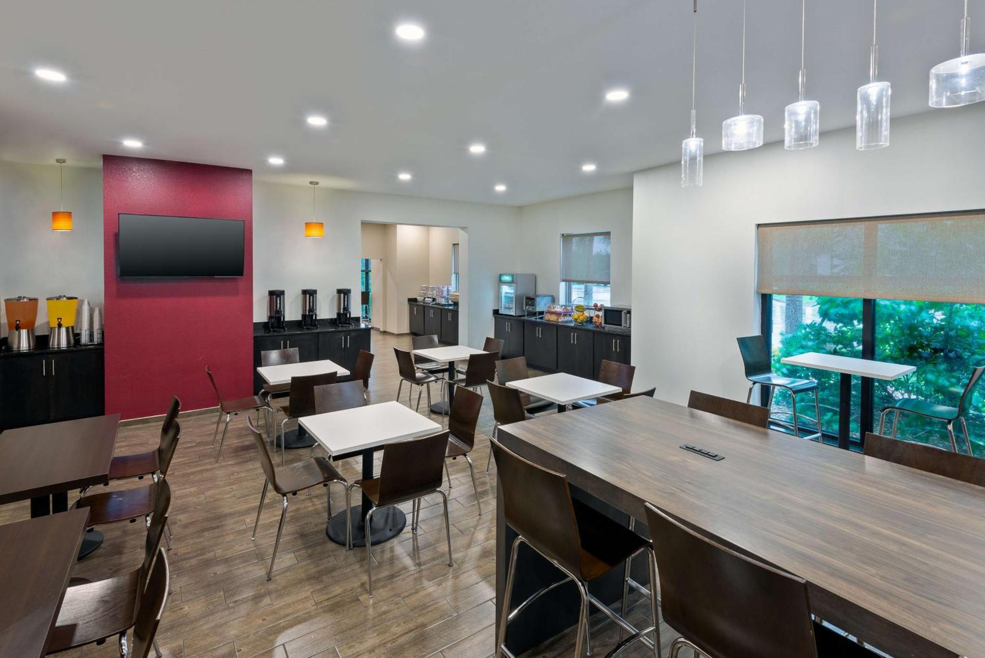 Hotel Magnolia Pointe; Bw Signature Collection Fruitville